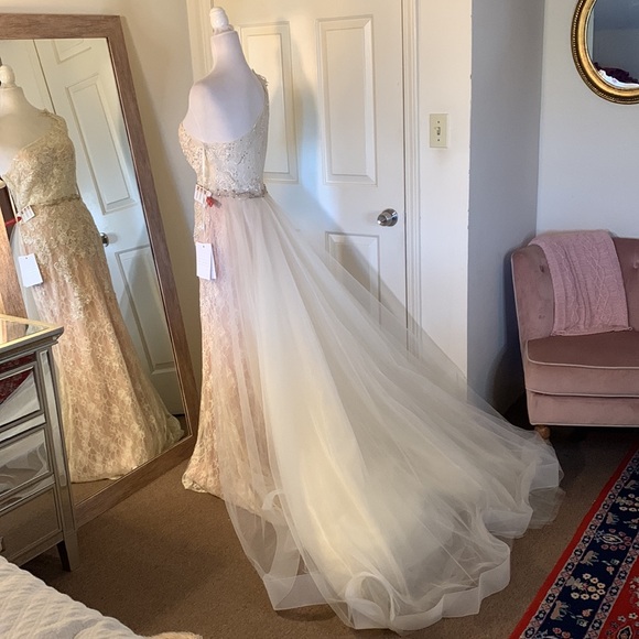 MAC DUGGAL
Lace One Shoulder Train Gown - Picture 11 of 17